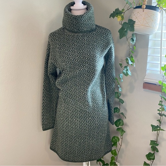 Madewell Womens Oversized Turtleneck Sweater Dress in Geo Print Green,‎ size XS - Picture 5 of 13